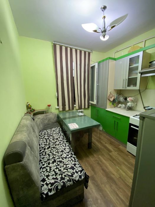 Маклерсиз срочно шахар марказида 2 хонали 1 этажда евро ремонт уй соти