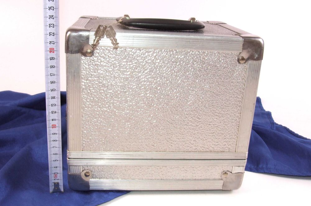 Cutie de valori, duraluminiu ranforsat, 2 chei, Made Germany, NOUA