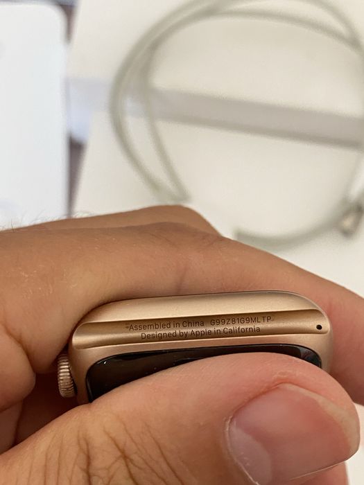 Apple Watch iWatch 5 full komplekt holati yangi ideal Zaryadkasi bilan