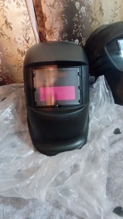 Маска сварочная новая хамелеон оригенал.