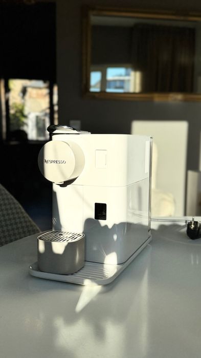 Nespresso Lattissima кафе машина