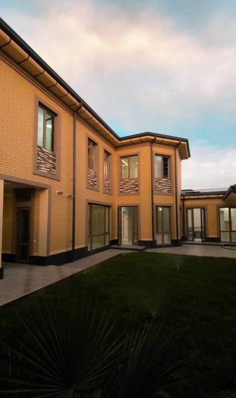 Юнусабаде продаётся участок 2,8 соток евроремонт  4 ком