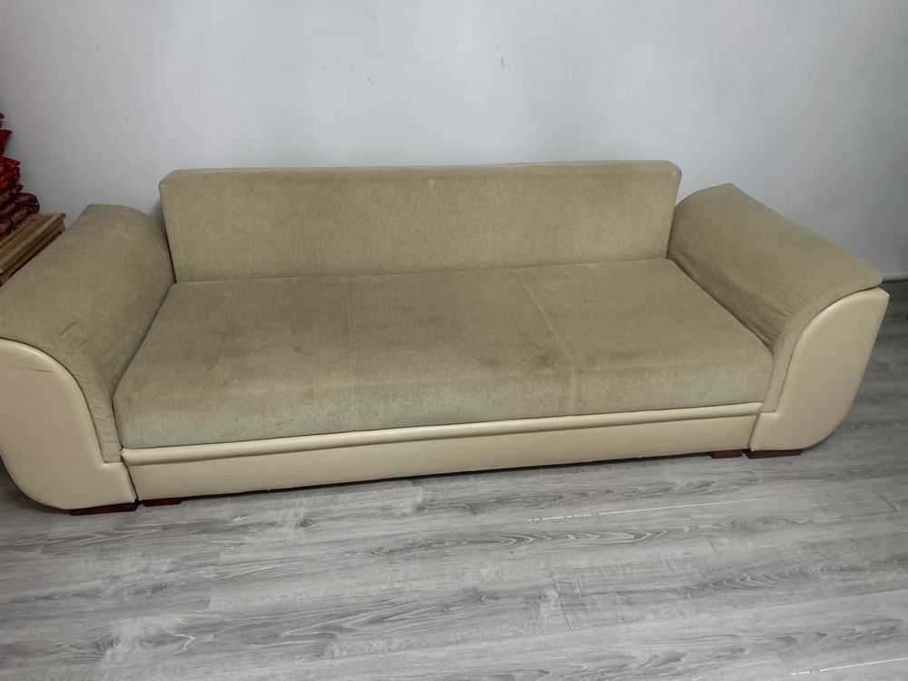 Срочно продам диван