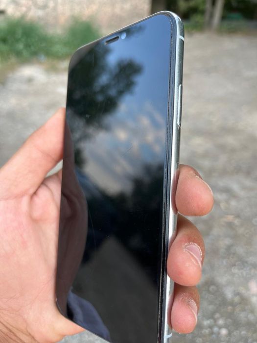 IPhone X продается