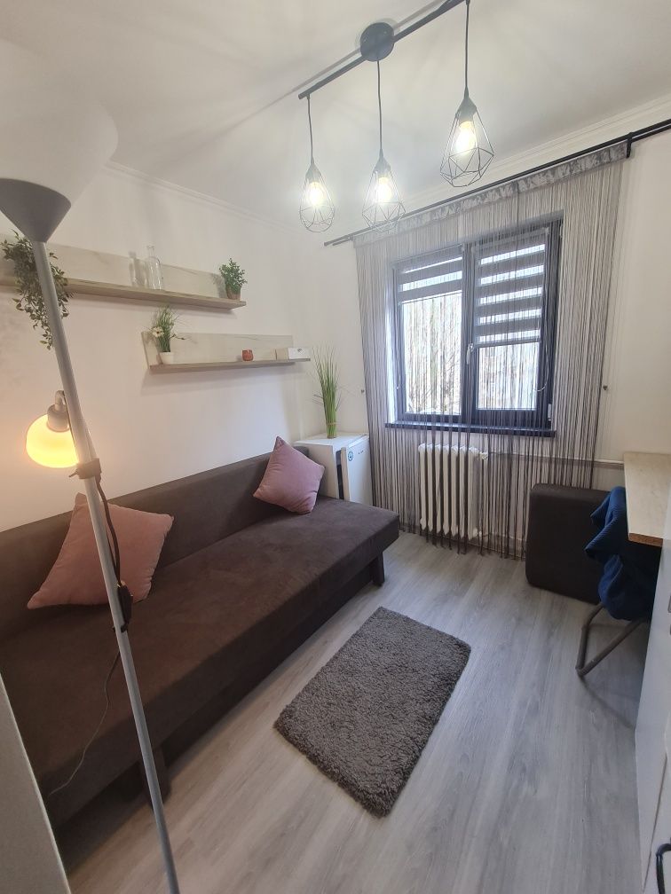 Persoana fizica, vand garsoniera pe str Lacramioarelor, et