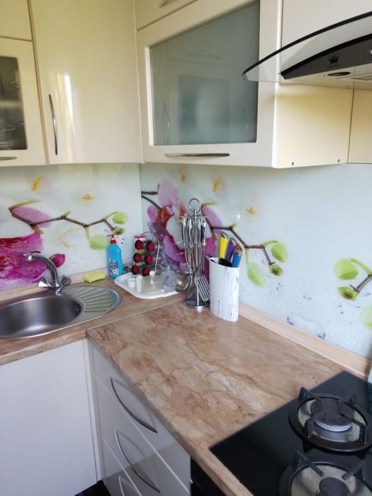 Продам 2х комнатную квартиру 7 мкрн