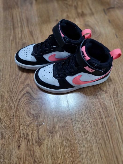 Pantofi sport NIKE copii mărimea 28 – stare excelentă.