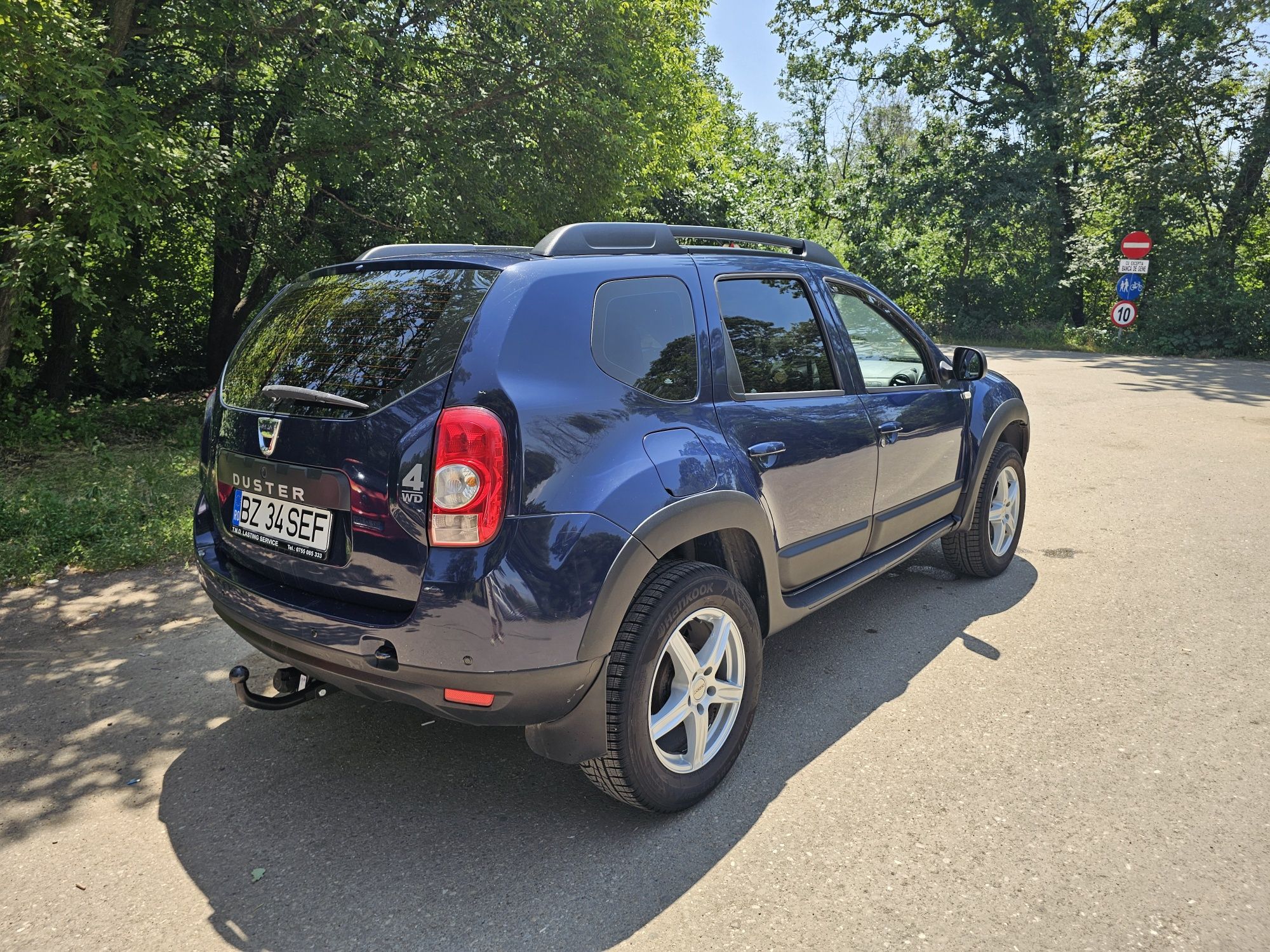 Vând Dacia duster