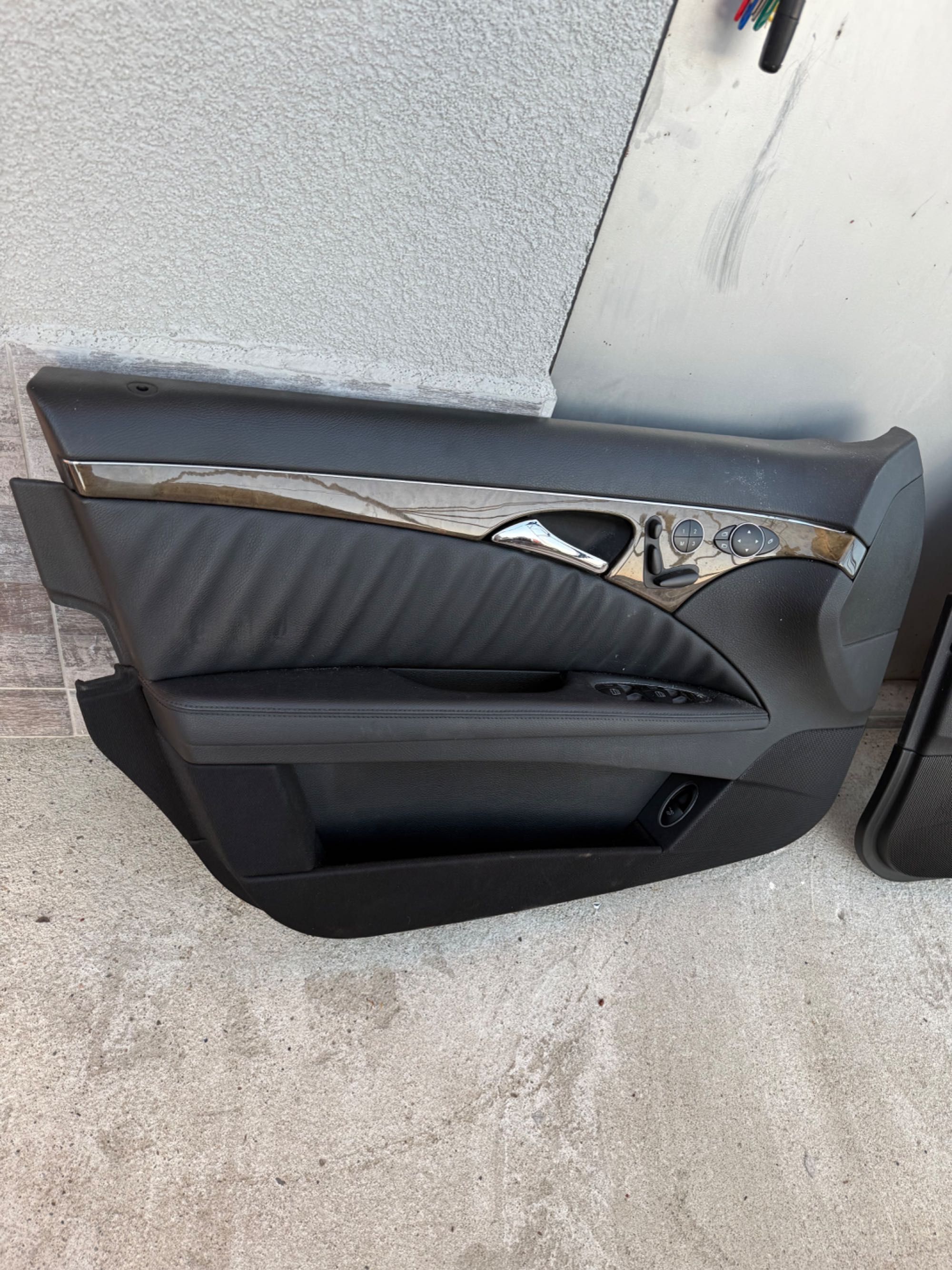 Салон за w211 facelift кожен, перфектен