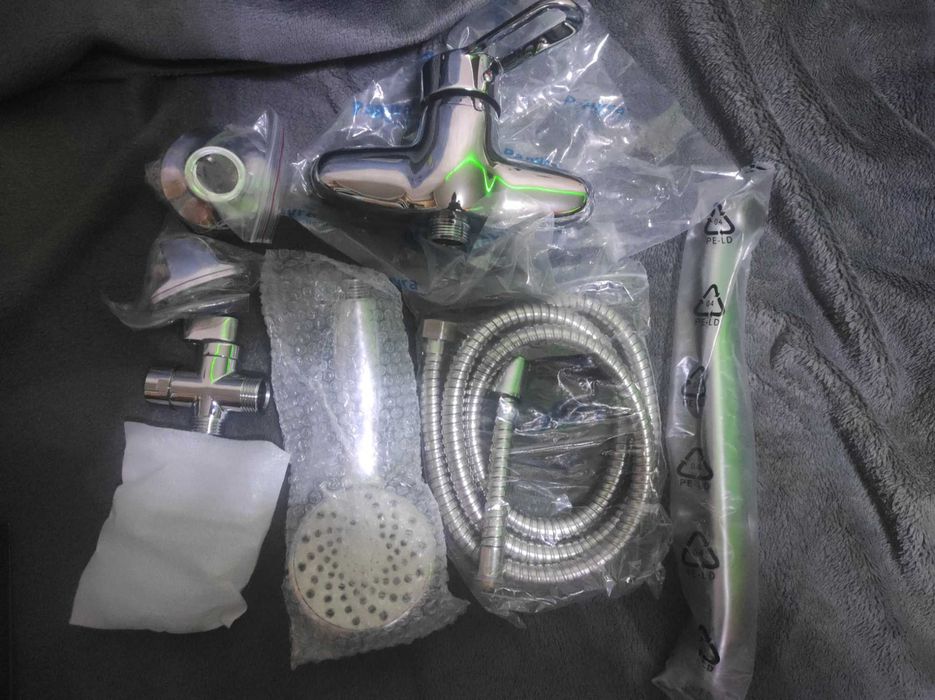 Продам новый смеситель для ванной