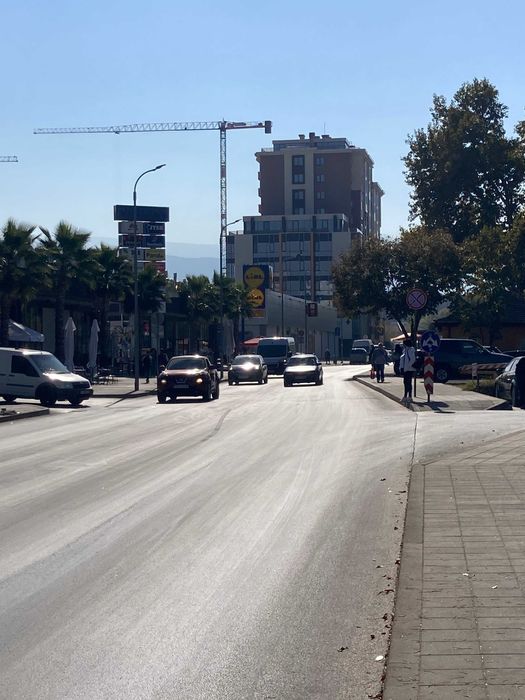 Дава се под наем Магазин в Пловдив, Център - 64 кв.м за 663 € - Снимка #2