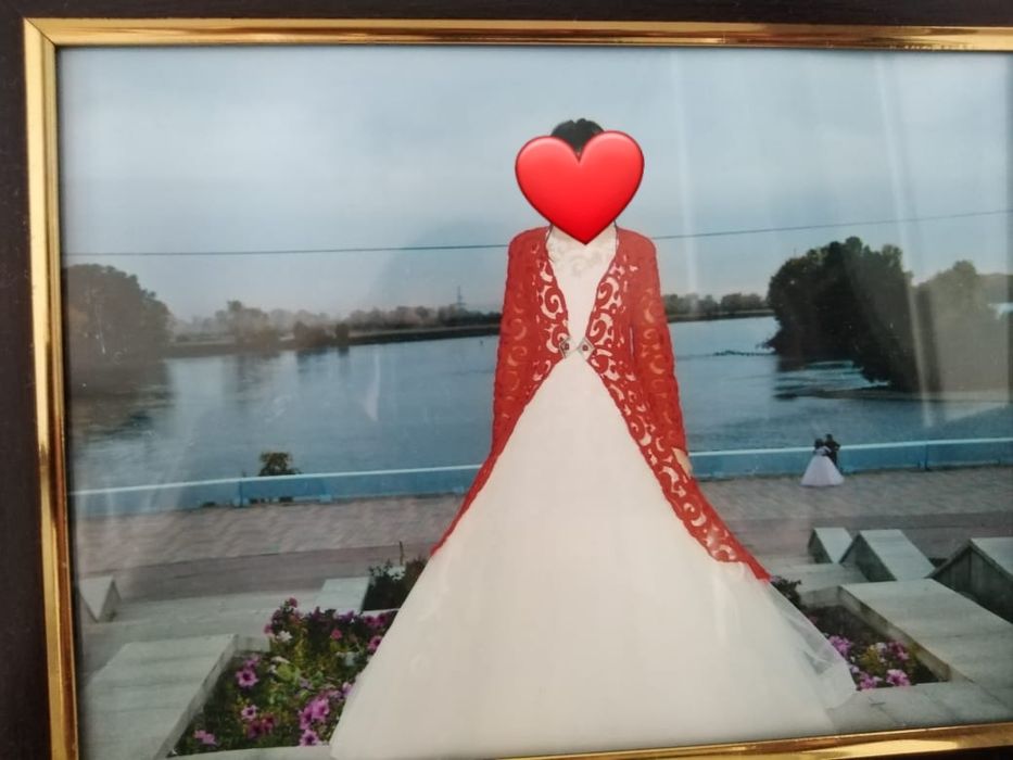 Продам свадебные платья торг уместен