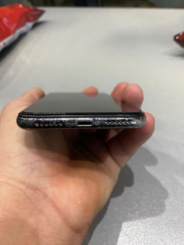 Vând iiphone x 64Gb