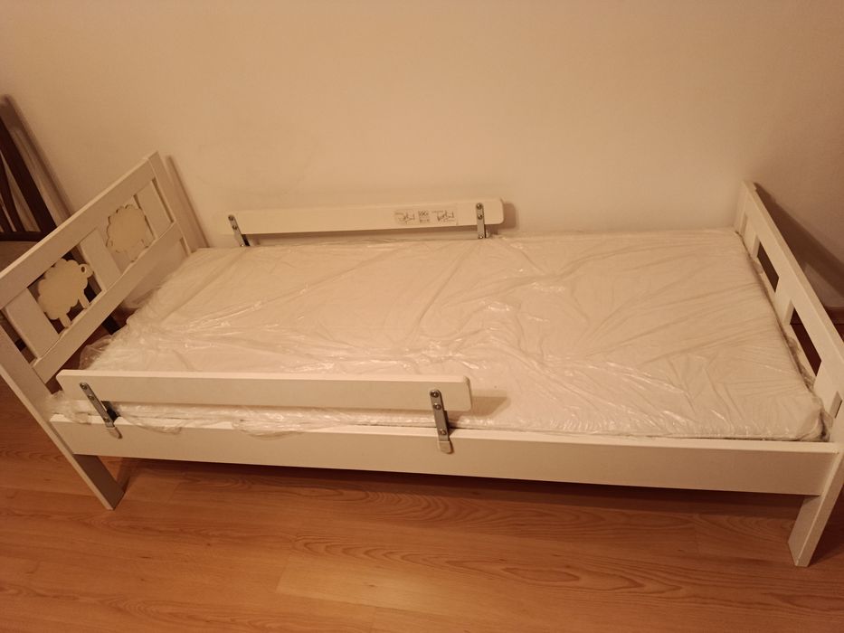 Гардероб и легълце до 12г възраст