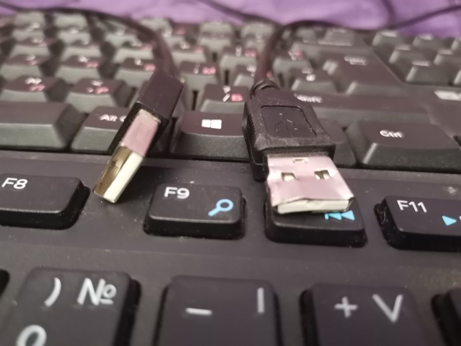 Комплект клавиатури,камера,слушалки