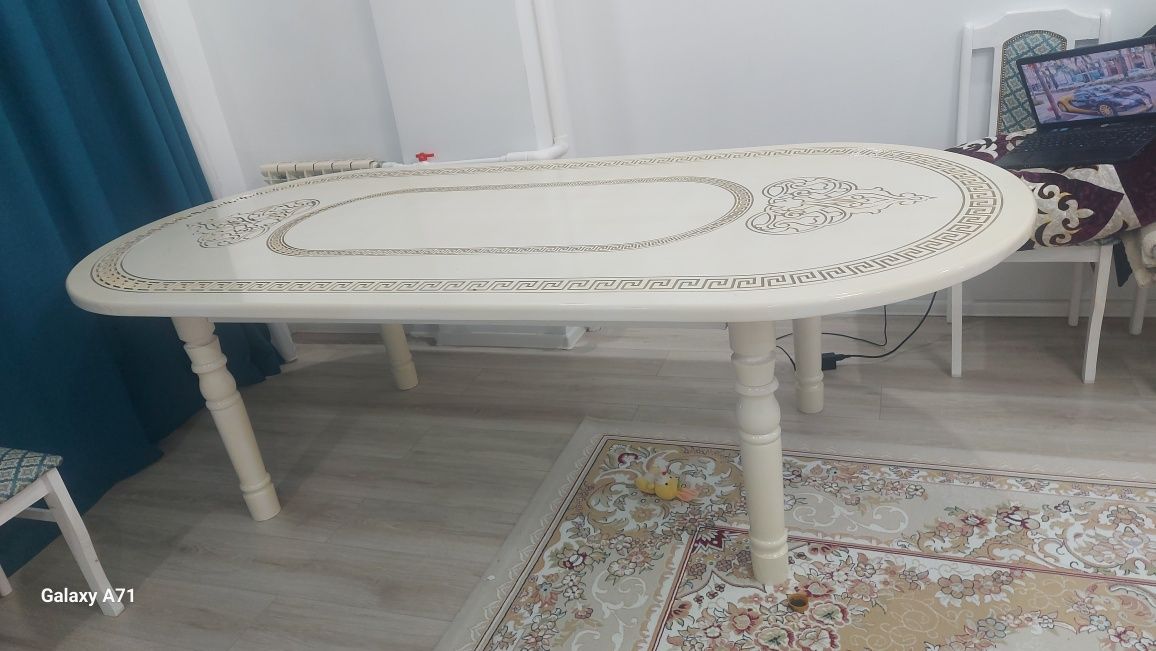 Продам стол и стулья