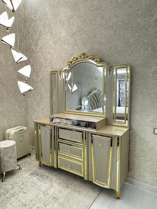 Спальный мебель,мягкий уголок ва гилам яхщи холатда сотилади