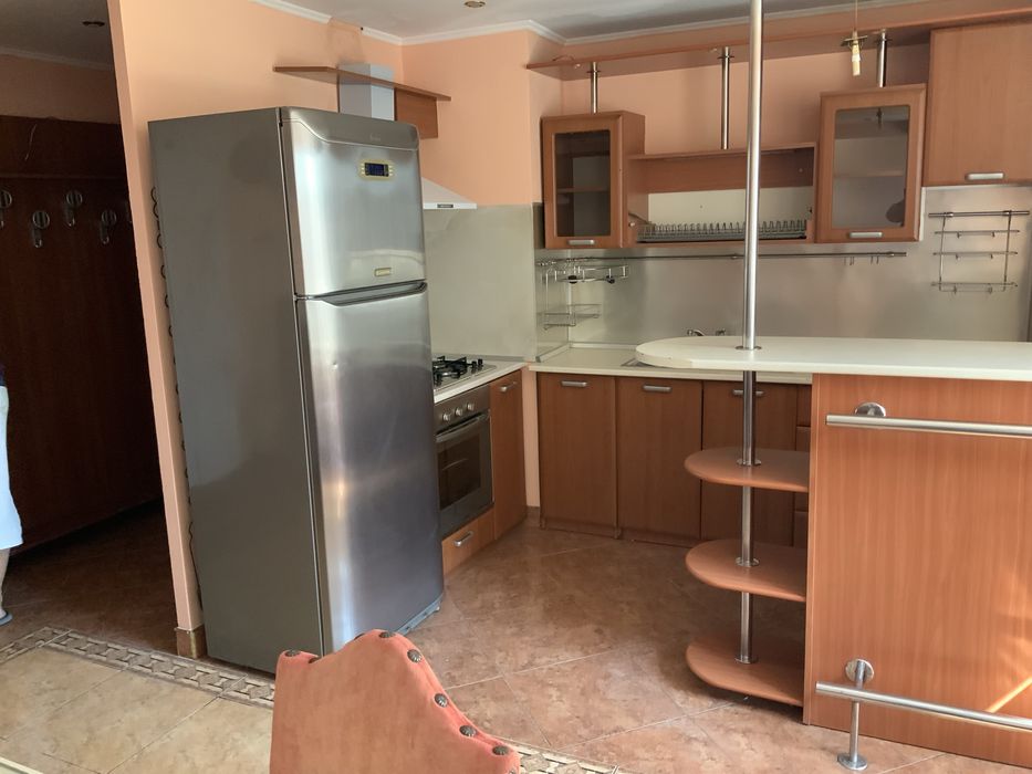 Apartament de inchirait oradea LUX 4 CAMERE Et1 in CENTRU CIVIC.