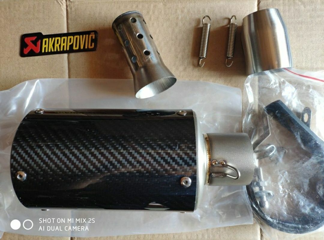 Toba tobe moto sport carbon evacuare finala Akrapovic scurta