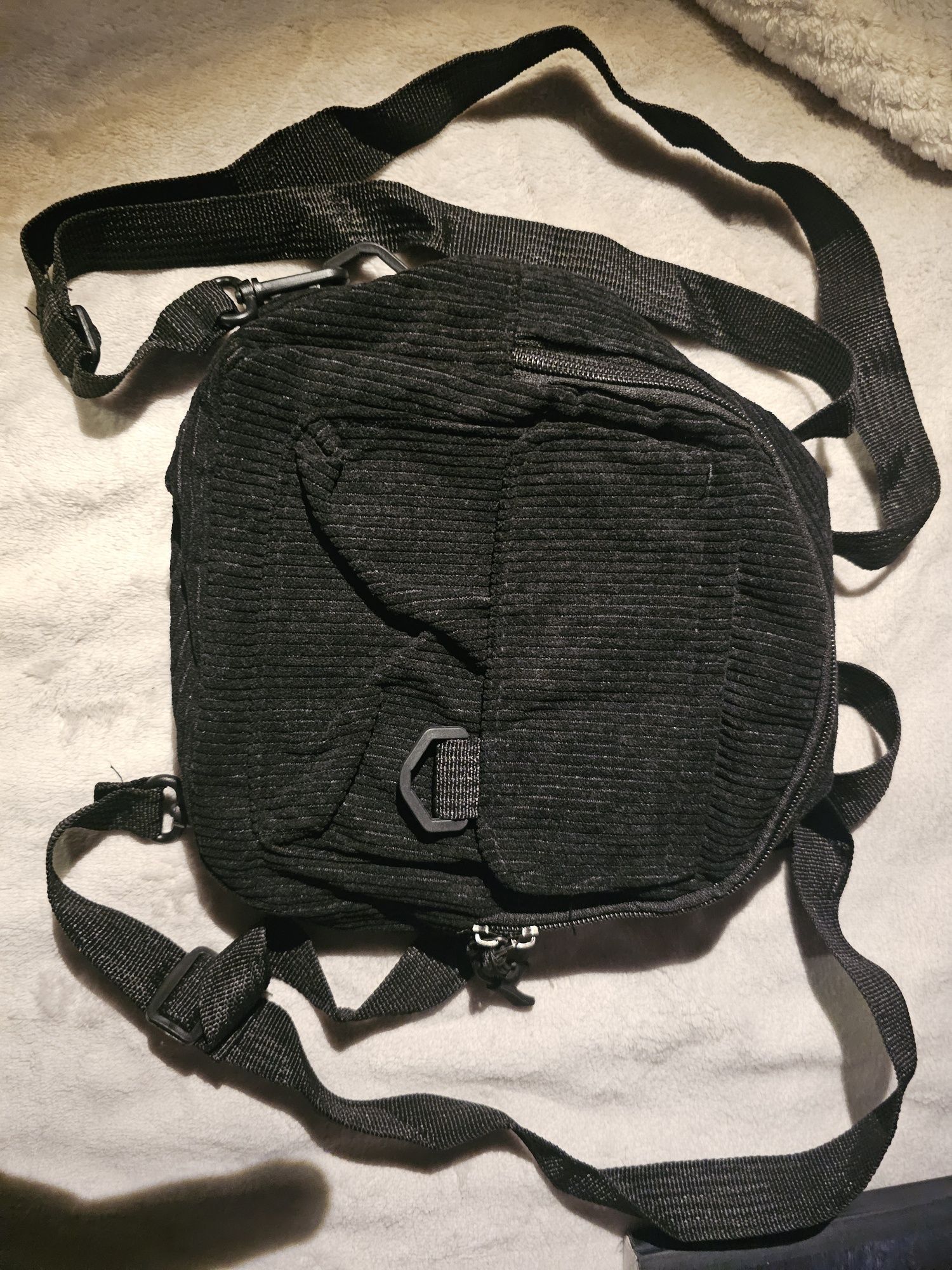 Rucsac catifea reiata mic negru