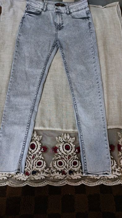 Продам женские серые джинсы. Турция