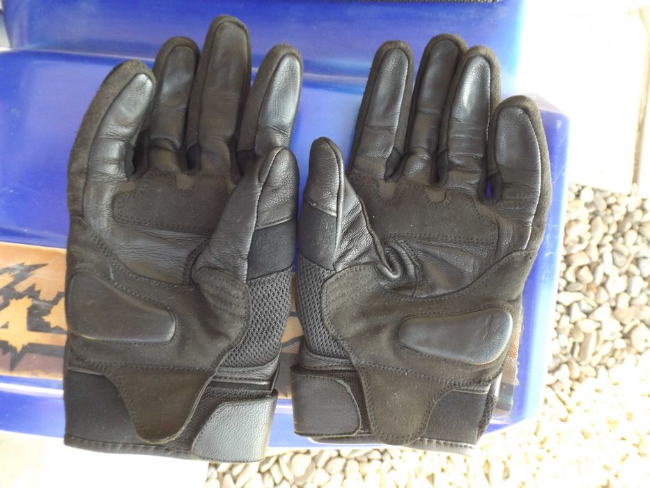 Manusi moto piele KSK Pasadena Gloves si Alpinestars Stella SP-3