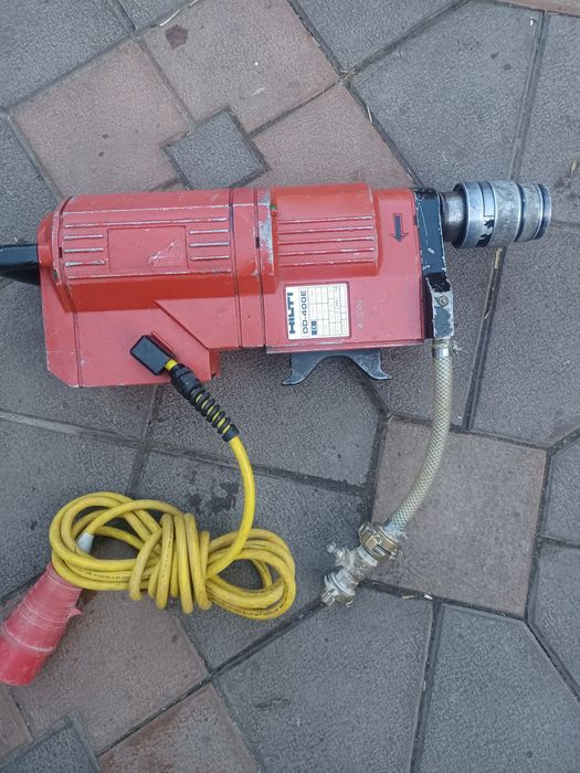 Masina de  carotat DD 400 în stare excelenta