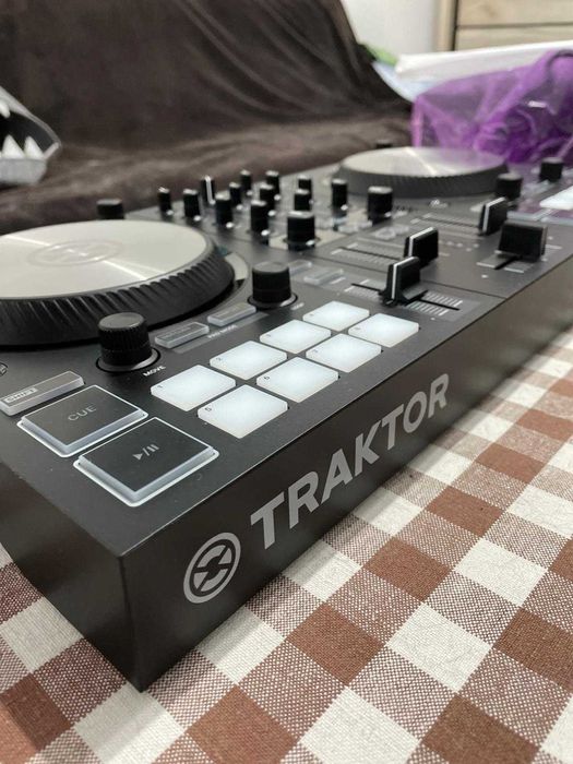 Traktor S2 mk3 audio controller