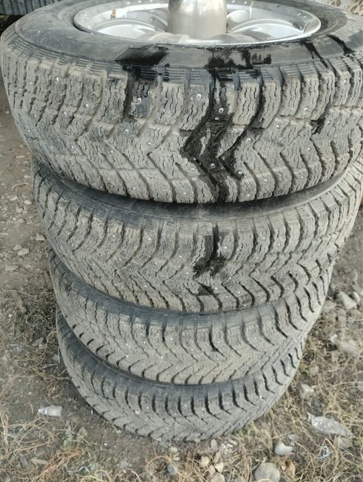 Продам диски с резиной на 16