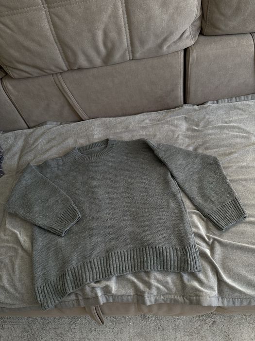 Свитер вязаный женский