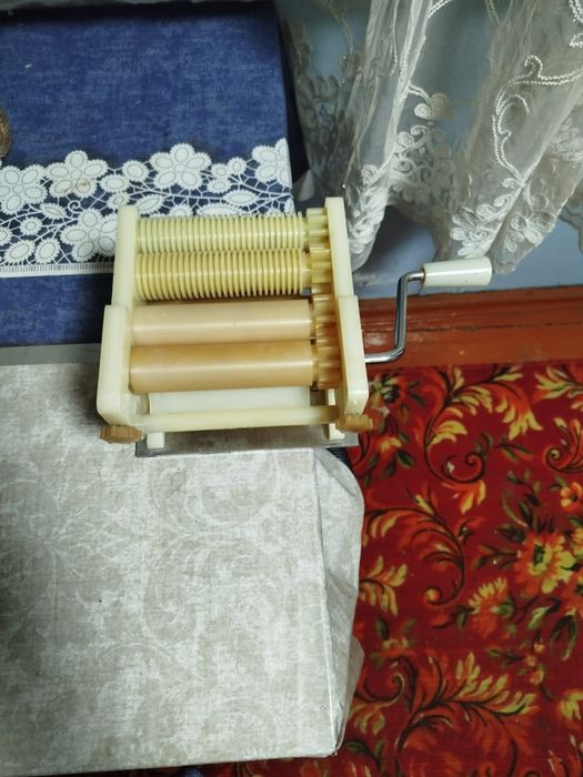 Продам советскую лапшерезку