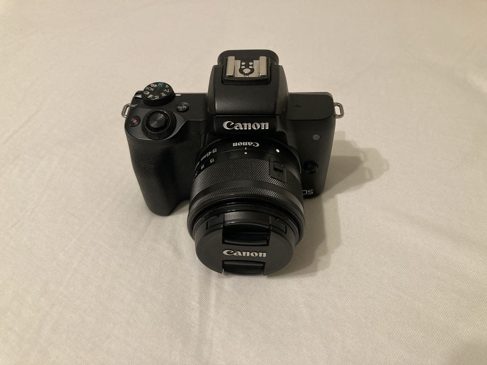 Фотоапарат: Canon EOS M50 mark ii + три батерии зарядно