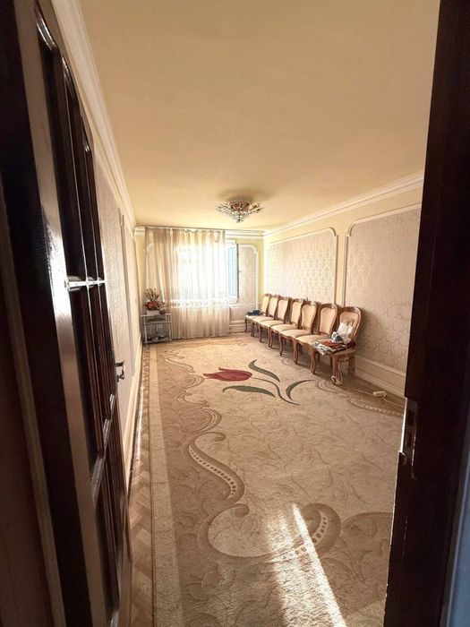 Срочно сотилади 5 хона 4 этаж 4 этажли домда Мархабо Сангизар