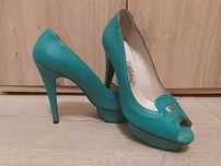 Pantofi inalti de dama, culoare verde, marimea 37. Producator Guban