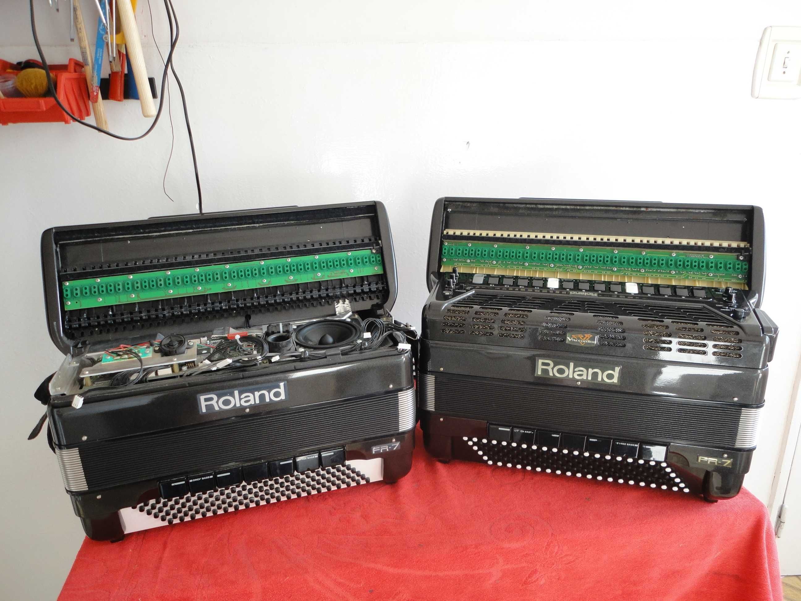 Vopsesc Acordeon Roland Fr5/Fr7/Fr7x/Fr8x