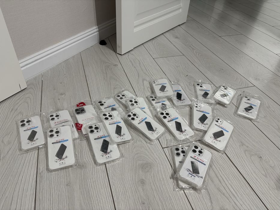 Чехлы на айфоны 21 шт