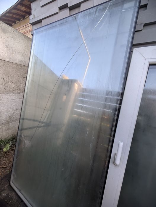 Vând două ferestre din termopan