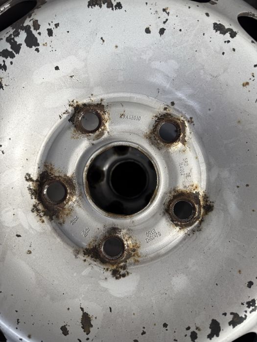 Set anvelope iarna 205/55/16 + jante tabla