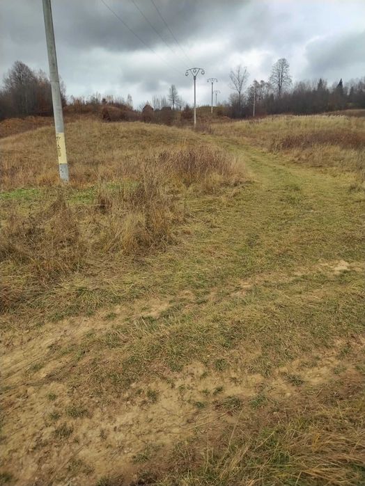 Vând teren pretabil ptr construcții