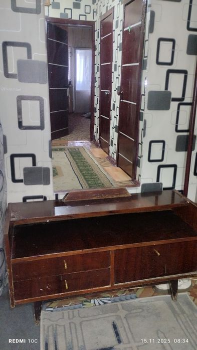 Prixoshka uchun mebel sotiladi