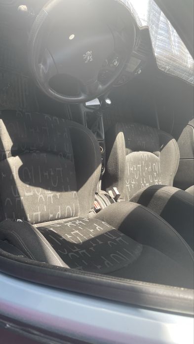 Vând Peugeot 206