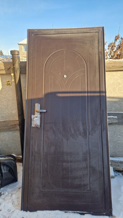 Продаётся входная дверь