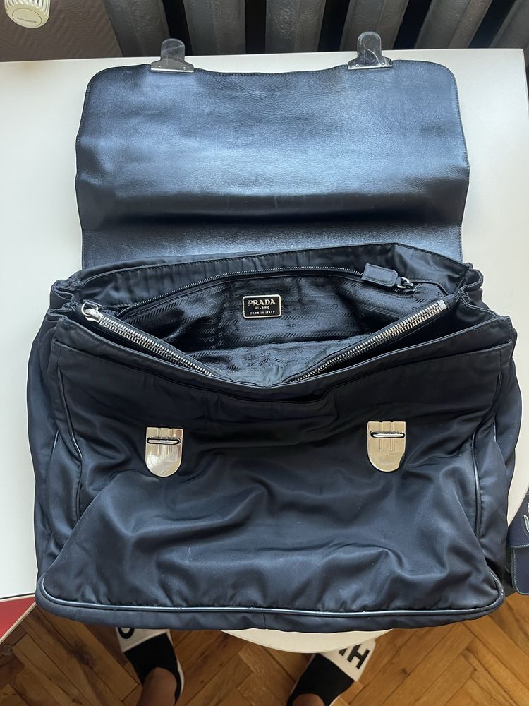 Prada оригинална чанта + сертификат