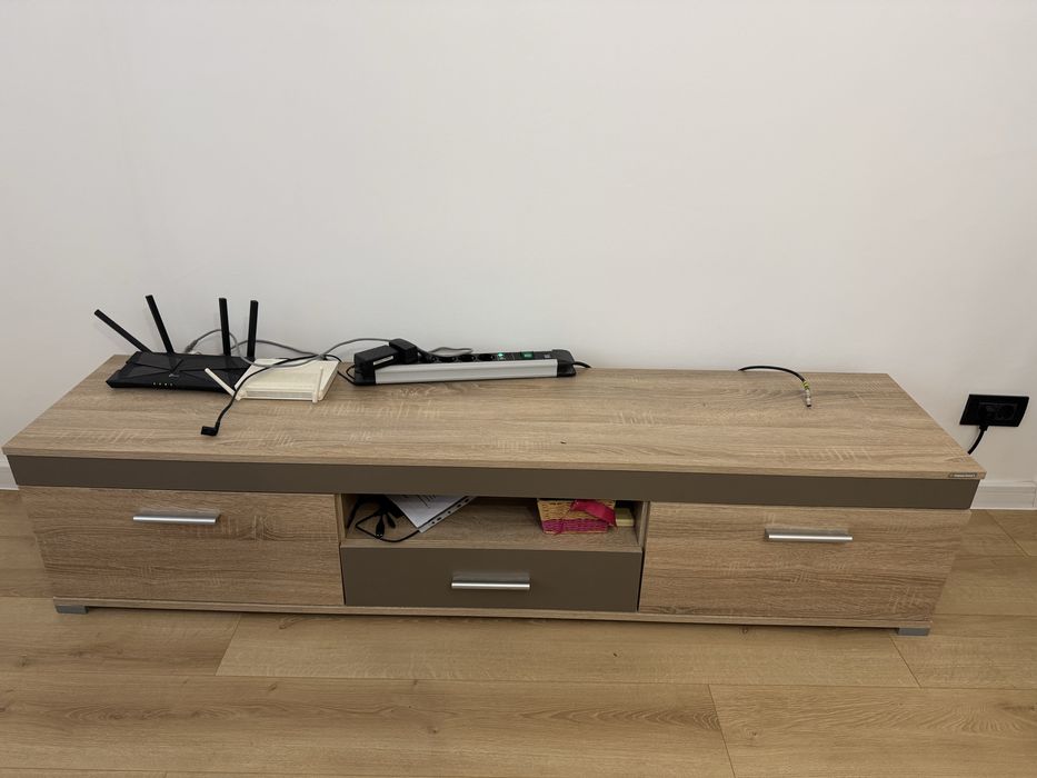 Comoda TV, cu sertare