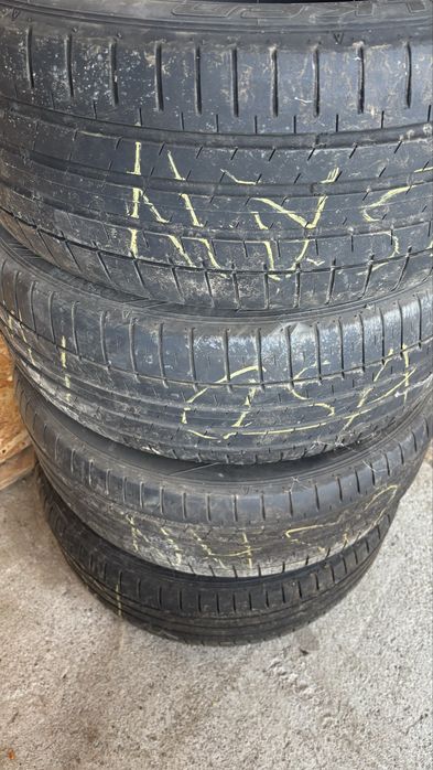 Vand 4 cauciucrui in stare foarte bună  dimesiunea 235.50.R19