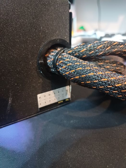 Vând sursă pc Njoy Woden 650W 80 plus gold