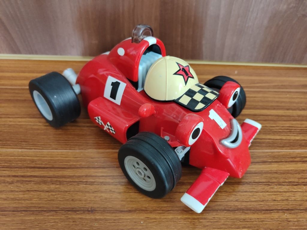 Mașinuță formula 1 interactiva