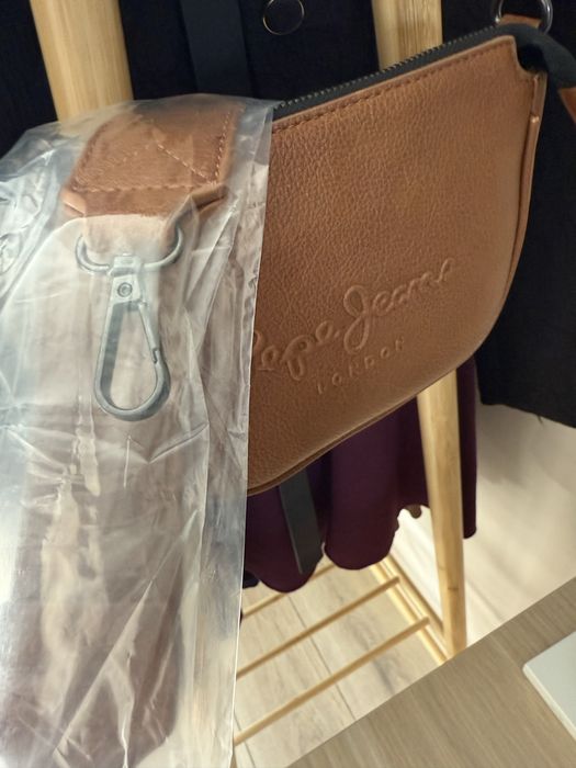 Pepe jeans чанта от еко кожа