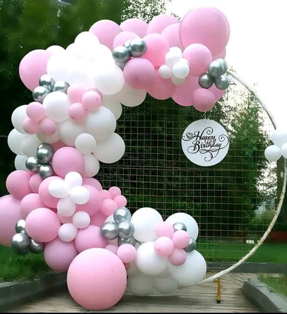 Arcada baloane și alte accesorii de închiriat pentru petrecere copii.