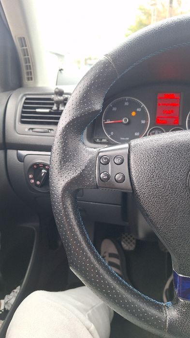 Se vinde volan golf 5